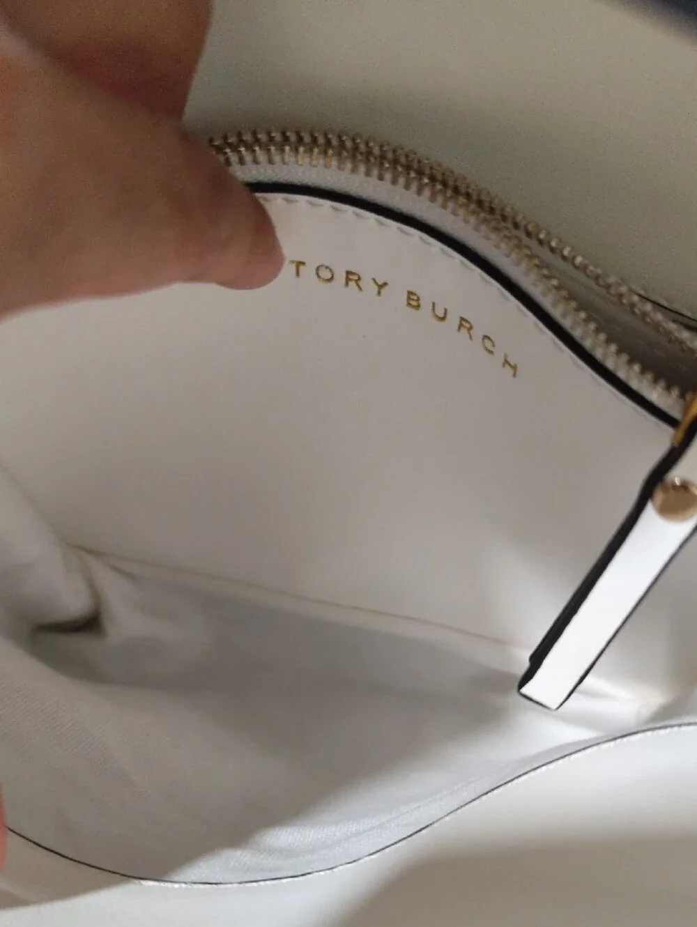 Tory Burch White Leather Crossbody with Logo Medallion
